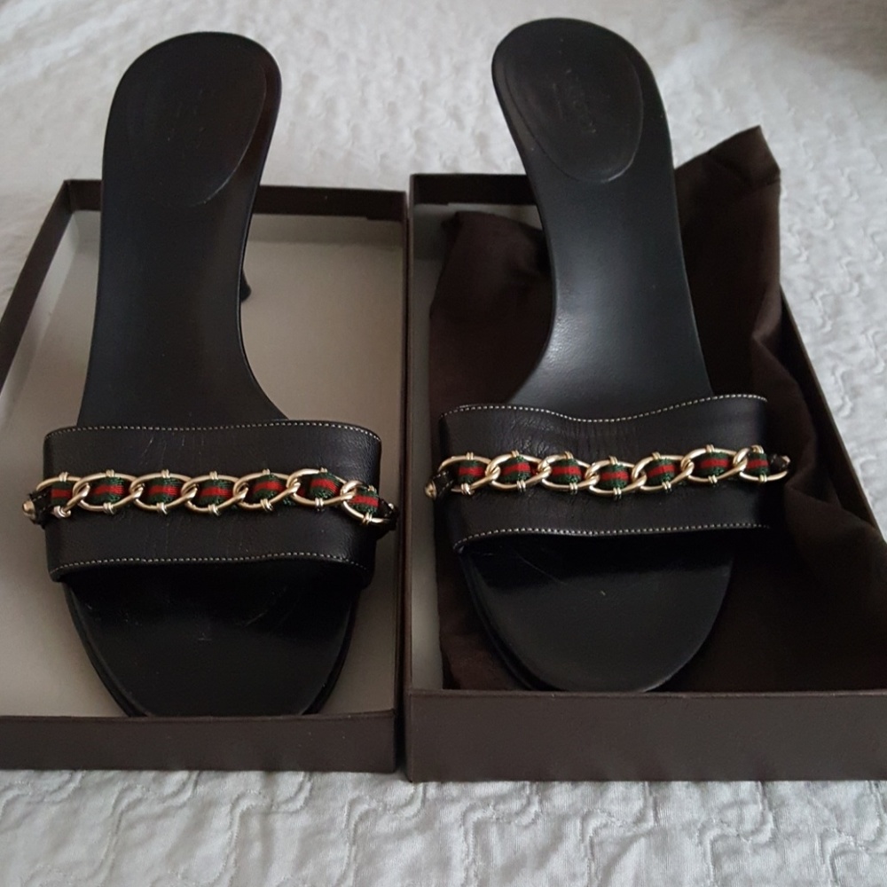 Gucci sandals size 6.5 blk